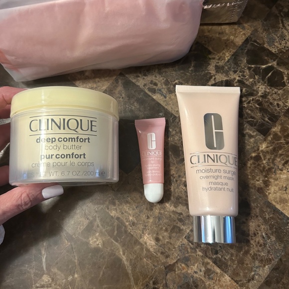 Clinique Bedtime Essentials - Picture 4 of 6